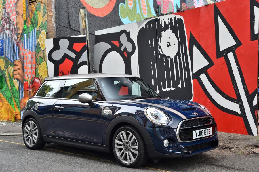  Mini Cooper S Seven 2016 года  (UK) (фото 20 из 30)